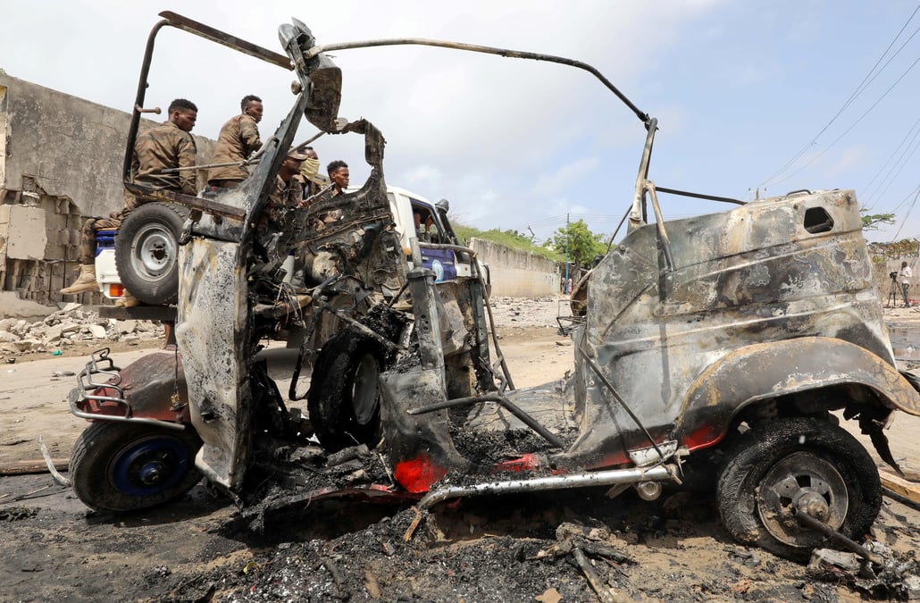 Attentat a la voiture piegee a mogadiscio, au moins huit morts