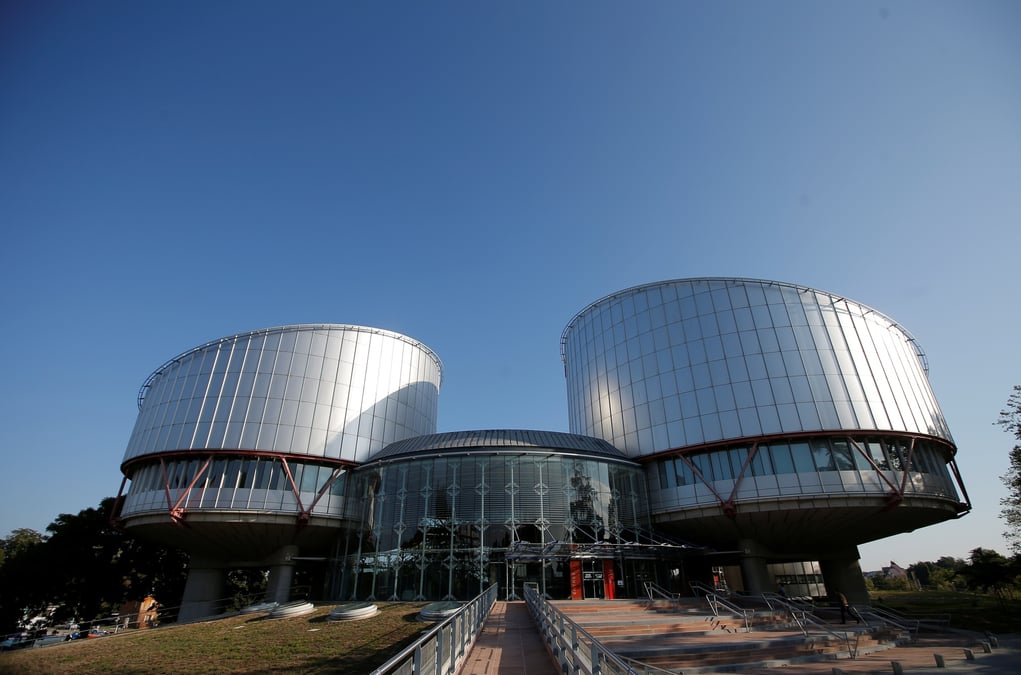 Le batiment de la cour europeenne des droits de l'homme est vu avant le debut d'une audience a strasbourg