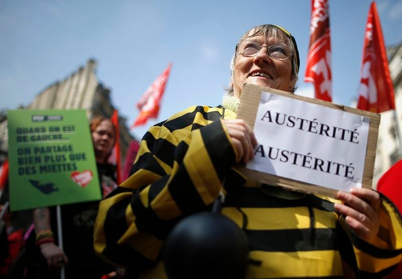 Des milliers "d'opposants de gauche" manifestent à Paris