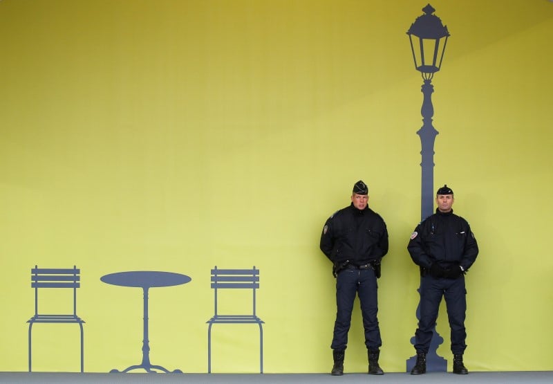 Le projet de revision constitutionnelle ne prevoit pas de fixer la duree de l'etat d'urgence