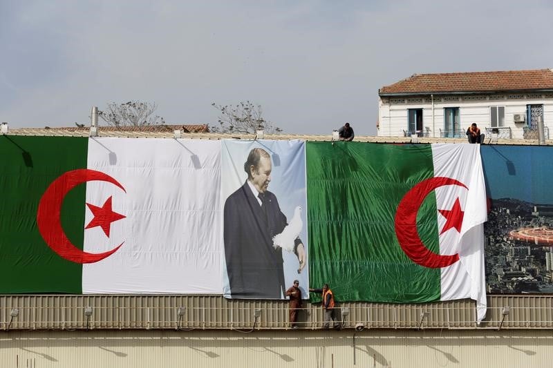 Algerie: bouteflika appelle le gouvernement a reduire les depenses