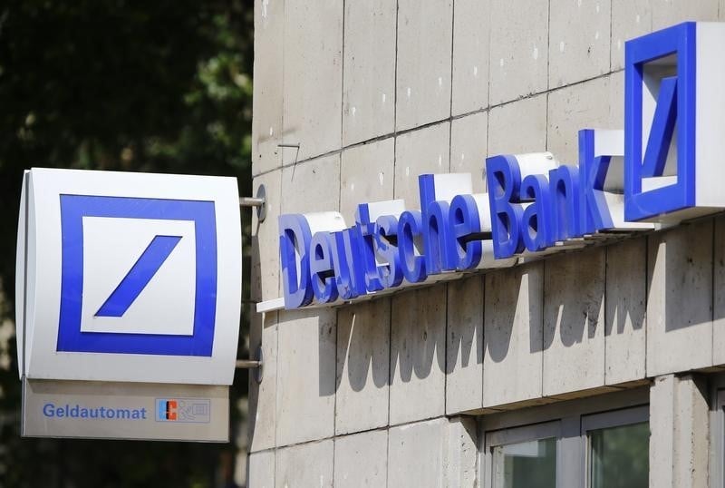 Deutsche bank tout juste beneficiaire
