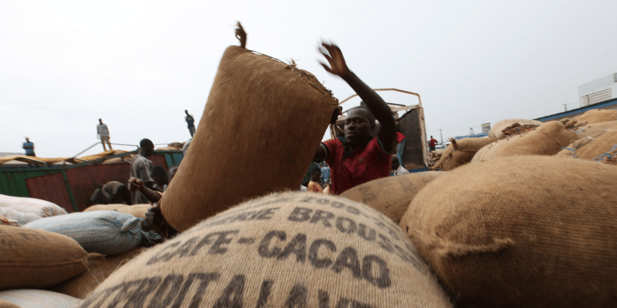 Entrepôt de cacao en Côte d'Ivoire