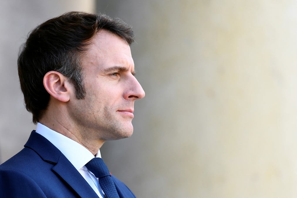 France: macron annonce sa candidature a la presidentielle