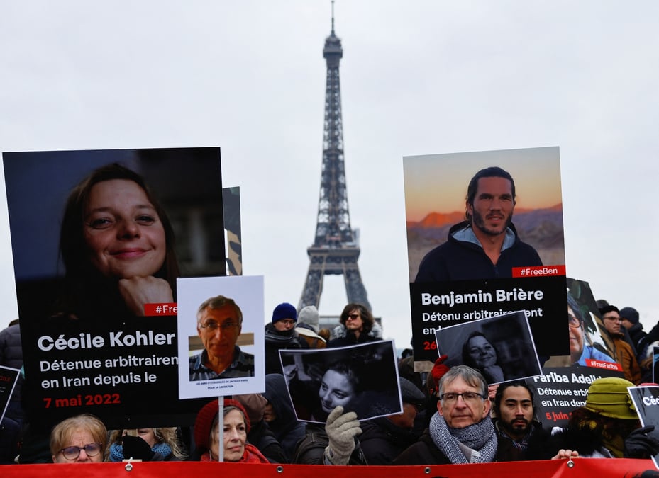 Manifestation a paris pour les francais detenus en iran