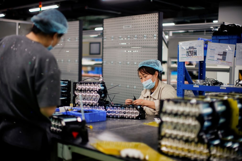 Chine : l'activite manufacturiere se contracte en novembre, selon caixin