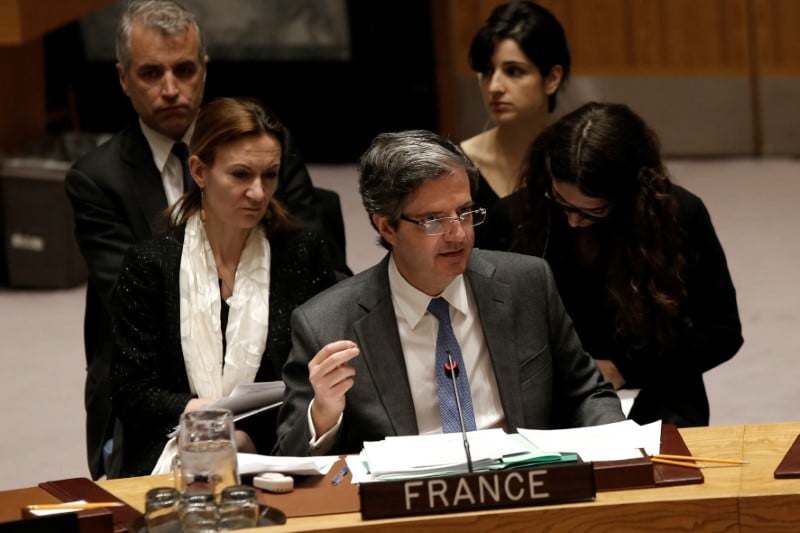 La france appelle russie et usa a s'engager a une solution en syrie
