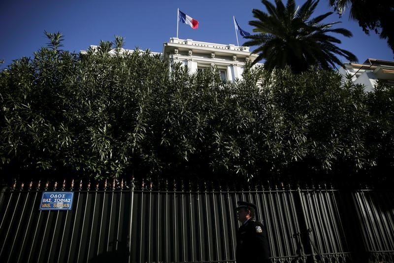 La fin du quinquennat lance la valse des ambassadeurs