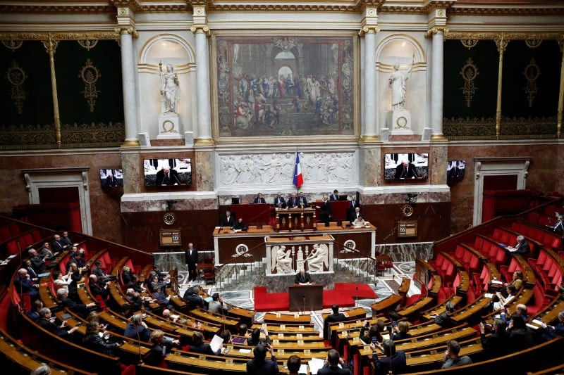 Un depute larem annonce qu'il ne votera pas le projet asile