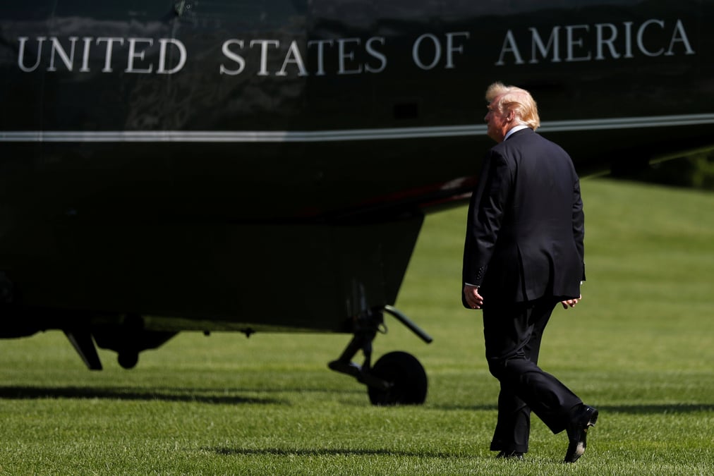Droits de douanes sur l'automobile: trump repousse de six mois sa decision