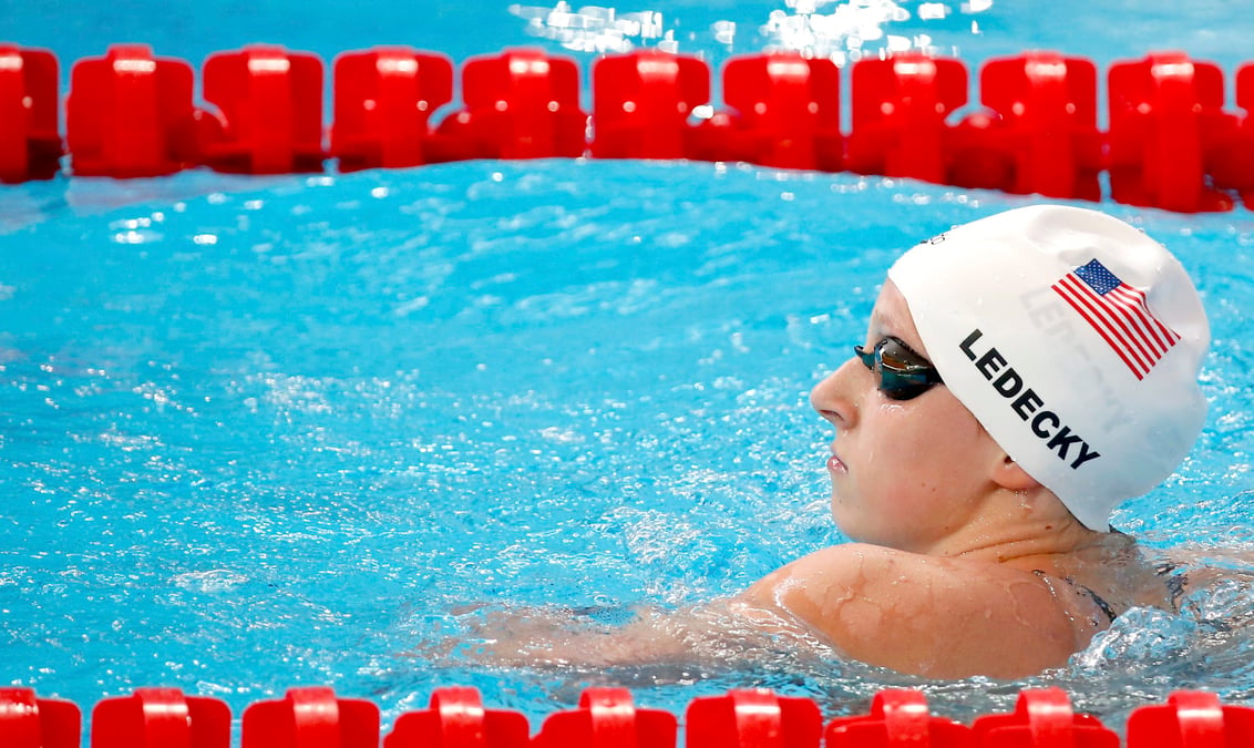 Katie ledecky prend les devants sur 800