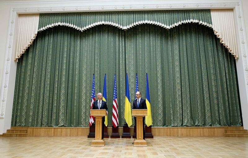 Joe Biden presse la Russie et appuie l'Ukraine