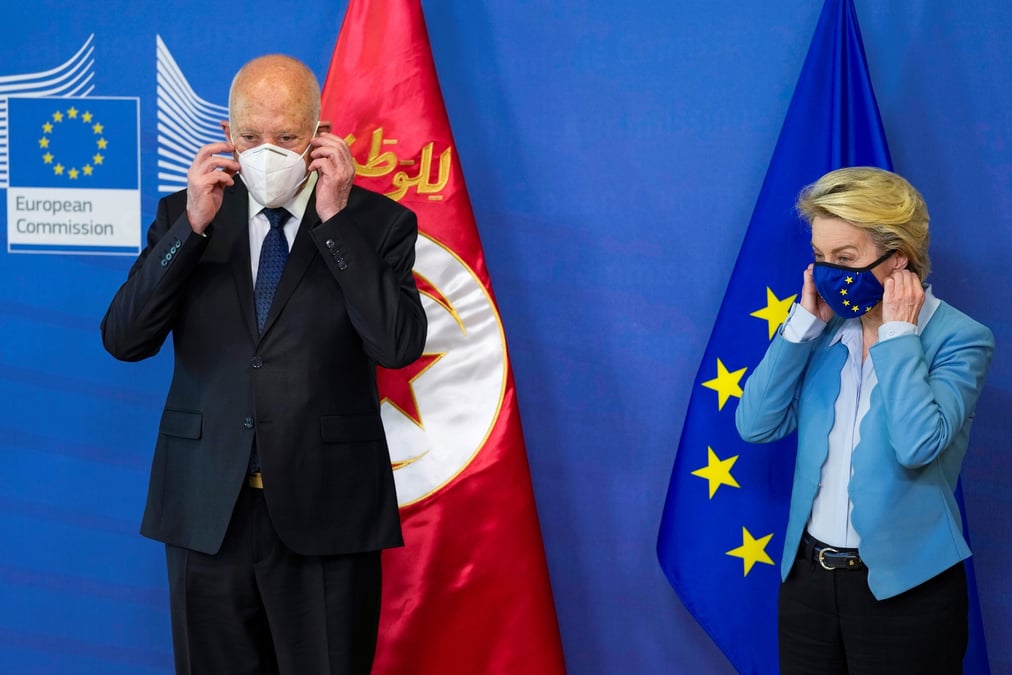 L'ue accorde un pret de 300 millions d'euros a la tunisie