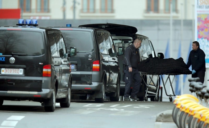La france n'a pas a donner de lecons a la belgique, dit valls