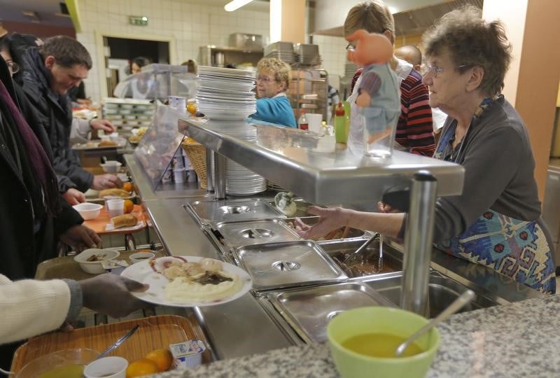 La pauvrete s'enracine un peu plus, selon un sondage