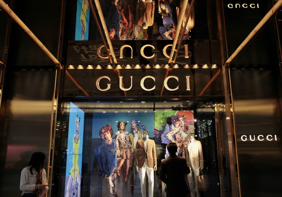 Kering internalise son e-commerce et se separe de ynap (richemont)