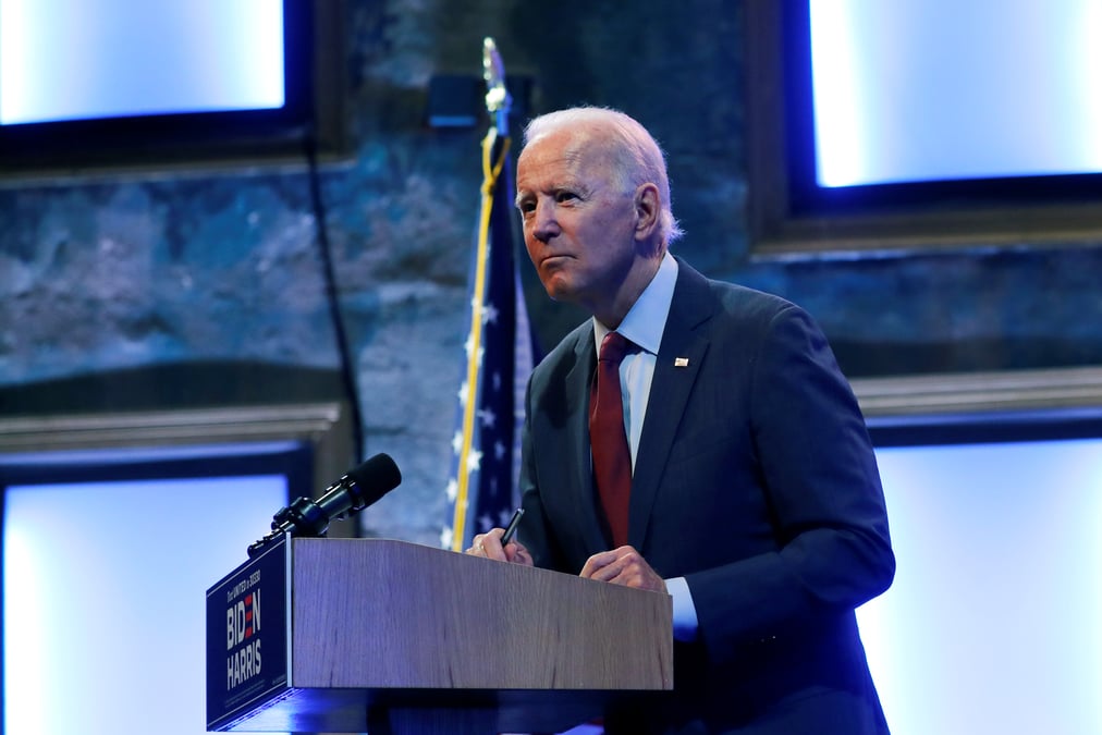 Face a barret, biden et les democrates veulent defendre l'obamacare