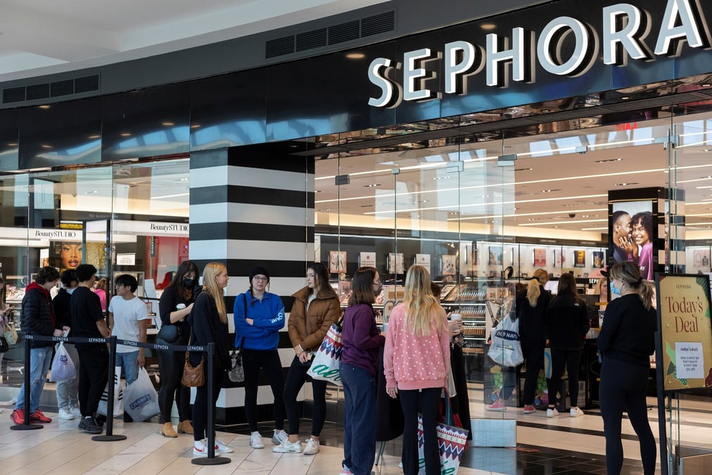 Sephora annonce la cession de 100% des actions de sa filiale en russie