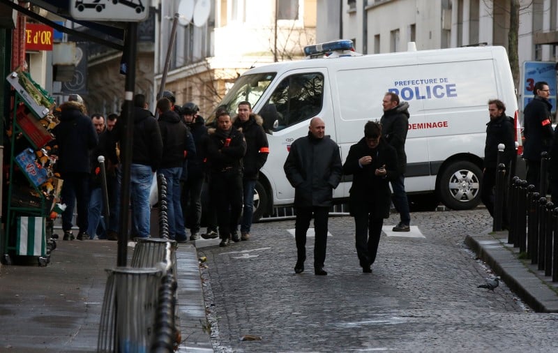 L'homme abattu dans le nord de paris avait un document de l'ei