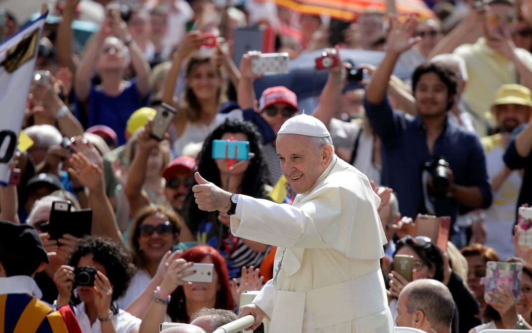 Le pape plaide pour les energies propres devant le secteur petrolier
