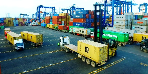 port Tanzanie commerce conteneurs