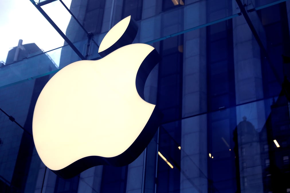 Google suspend l'application parler, apple lui donne un avertissement