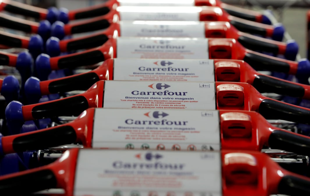 Carrefour reduit les couts, investit le digital, s'ouvre en chine
