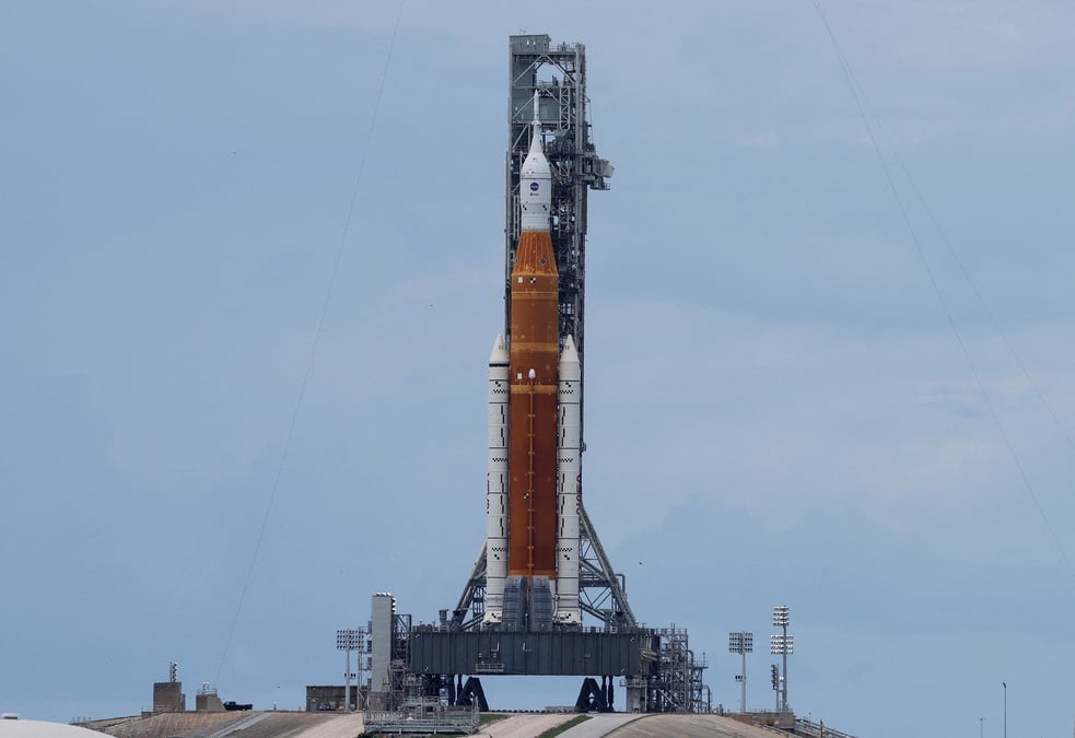 La nasa se prepare au lancement de sa fusee lunaire nouvelle generation