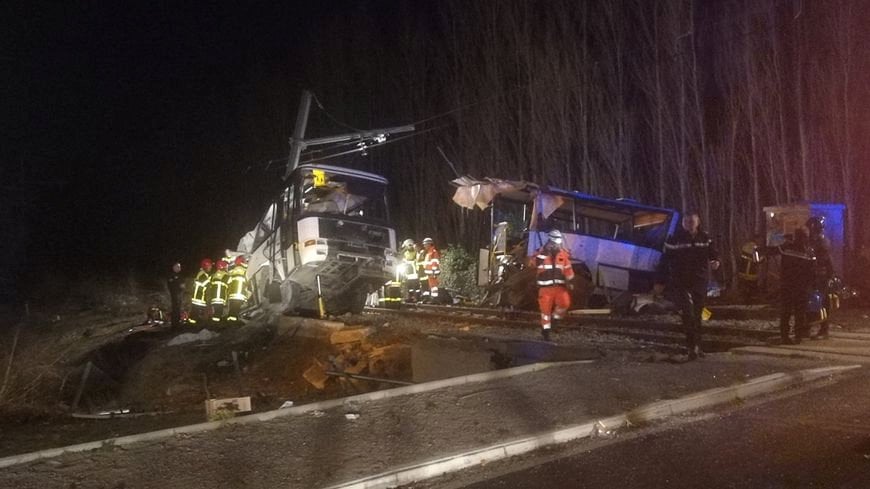 Les etats-unis abrogent la 4 enfants tues, 19 blesses, dont 7 graves, dans la collision bus-ter