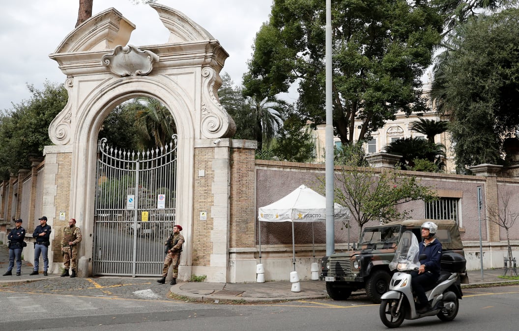 Rome: les ossements trouves a la nonciature sont ceux d'un homme