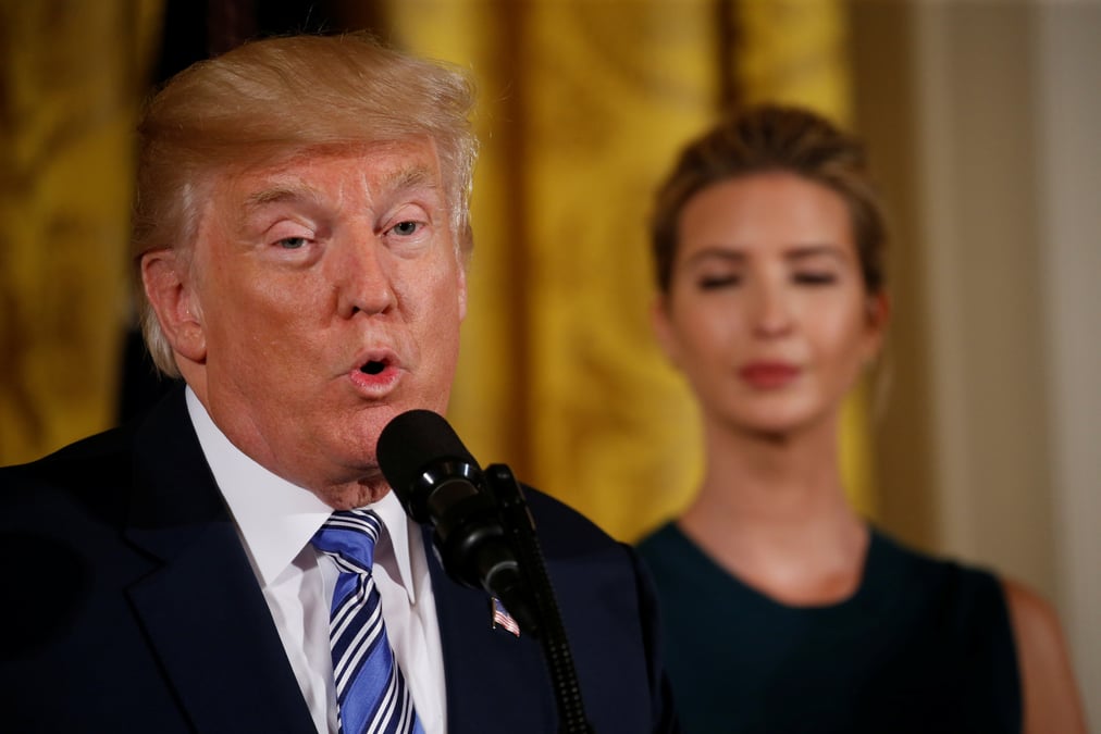 Trump menace d'enqueter sur les pratiques commerciales de pekin