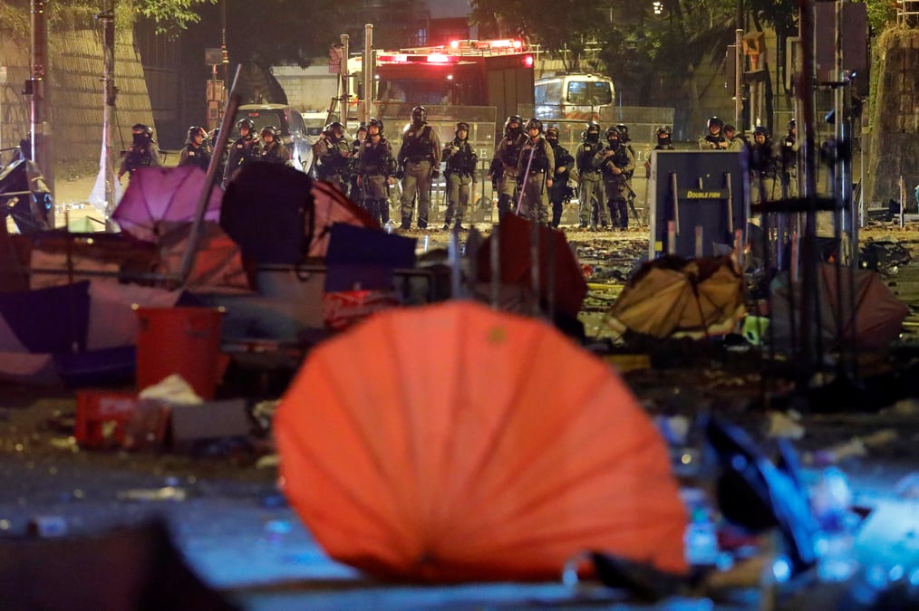 Le senat us soutient les manifestants de hong kong, colere de pekin
