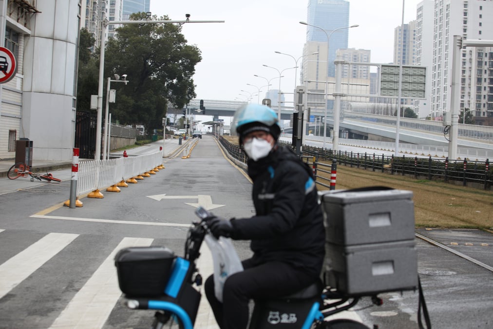 En chine, jeux video, yoga et preservatifs contre le coronavirus