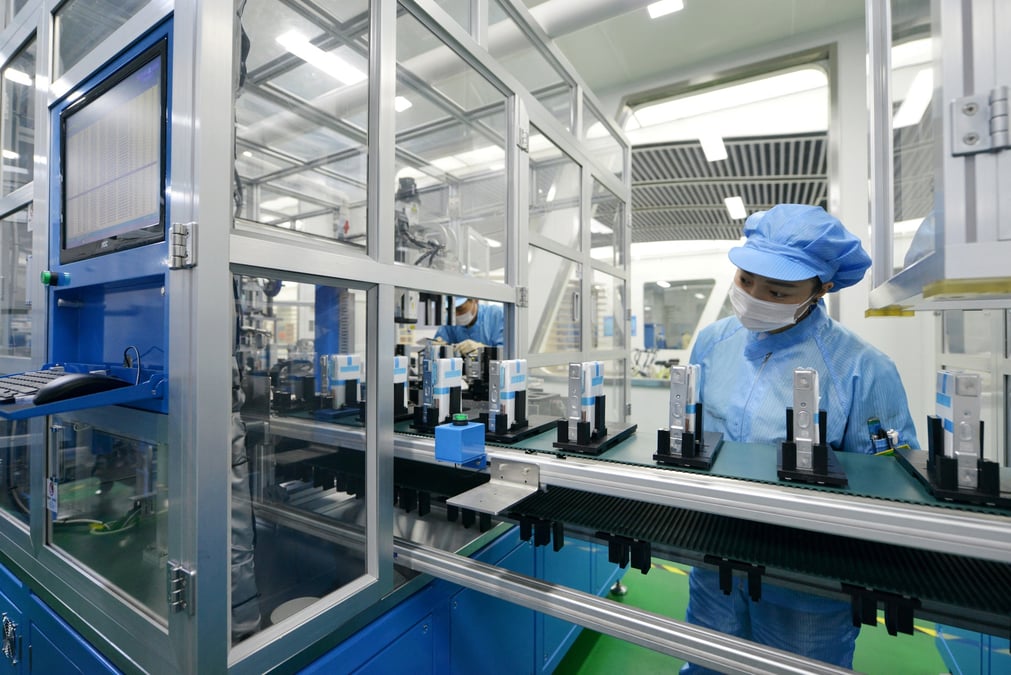 Des travailleurs dans une usine de huzhou, en chine