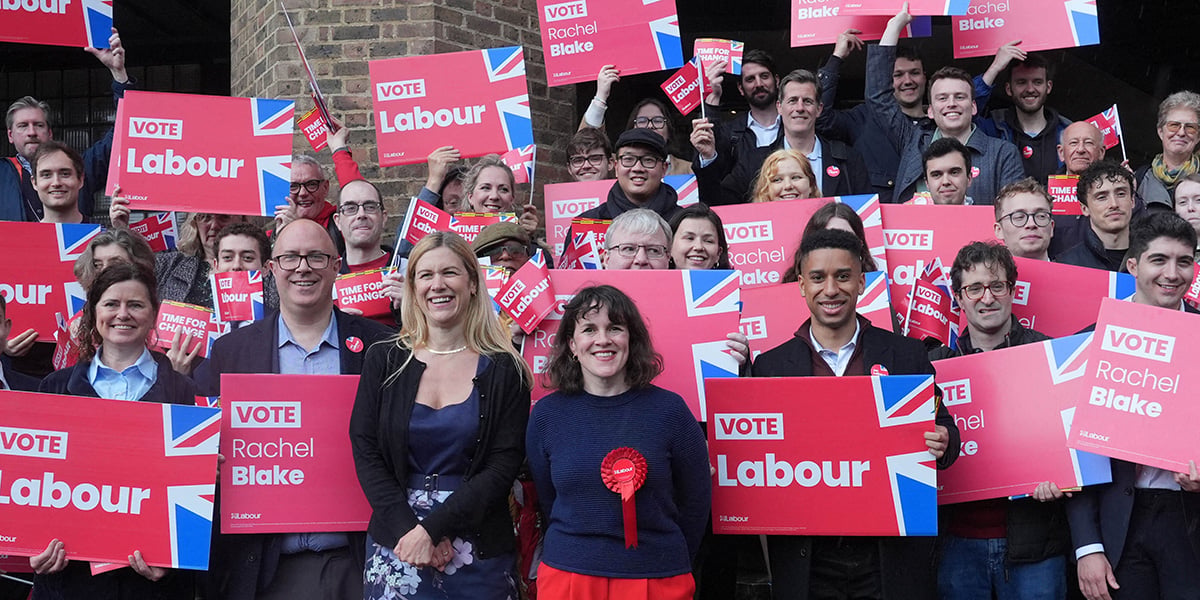 Rachel Blake (au centre), candidate dans la circonscription de Cités de Londres et Westminster, le 22 mai.
