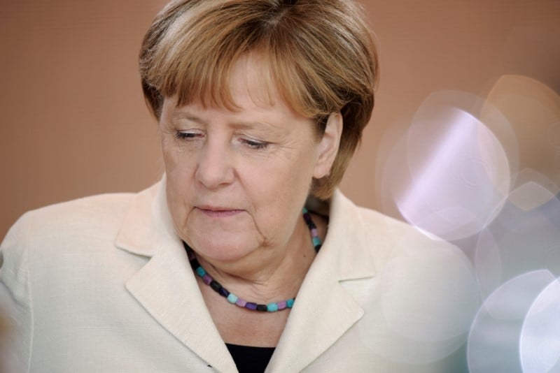 Merkel soutient bruxelles dans son differend avec la pologne