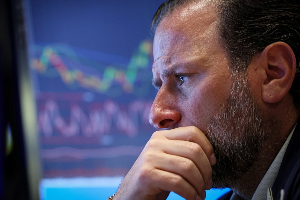 Un trader travaille a la bourse de york