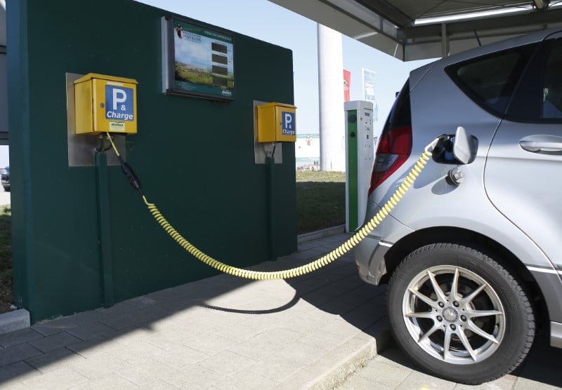 Auto electrique: l'allemagne devrait manquer son objectif