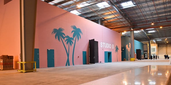 Les nouveaux studios de tournage de France Télévisions, à Vendargues (Hérault), ont été inaugurés le 7 mars 2018 en présence de Delphine Ernotte, la P-dg de France Télévisions.