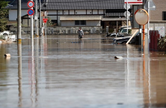 Apres les inondations, la canicule fait 14 morts au japon