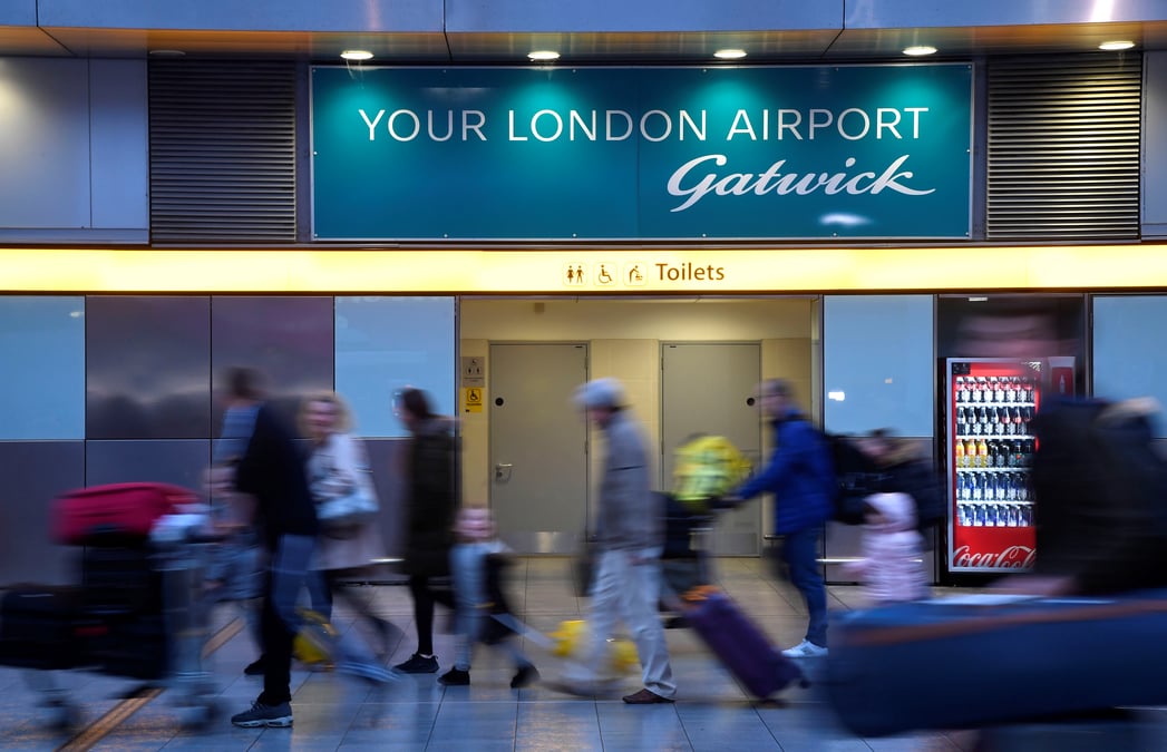 Drones sur gatwick: un homme et une femme arretes