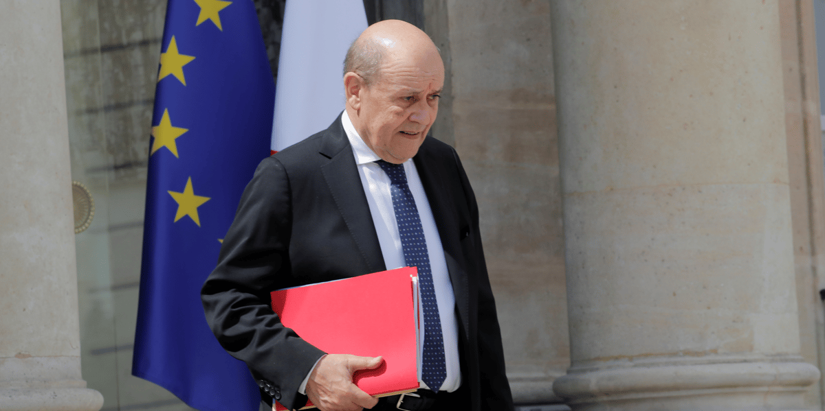 Brexit: une violation de l'accord de retrait serait "inacceptable", selon le drian