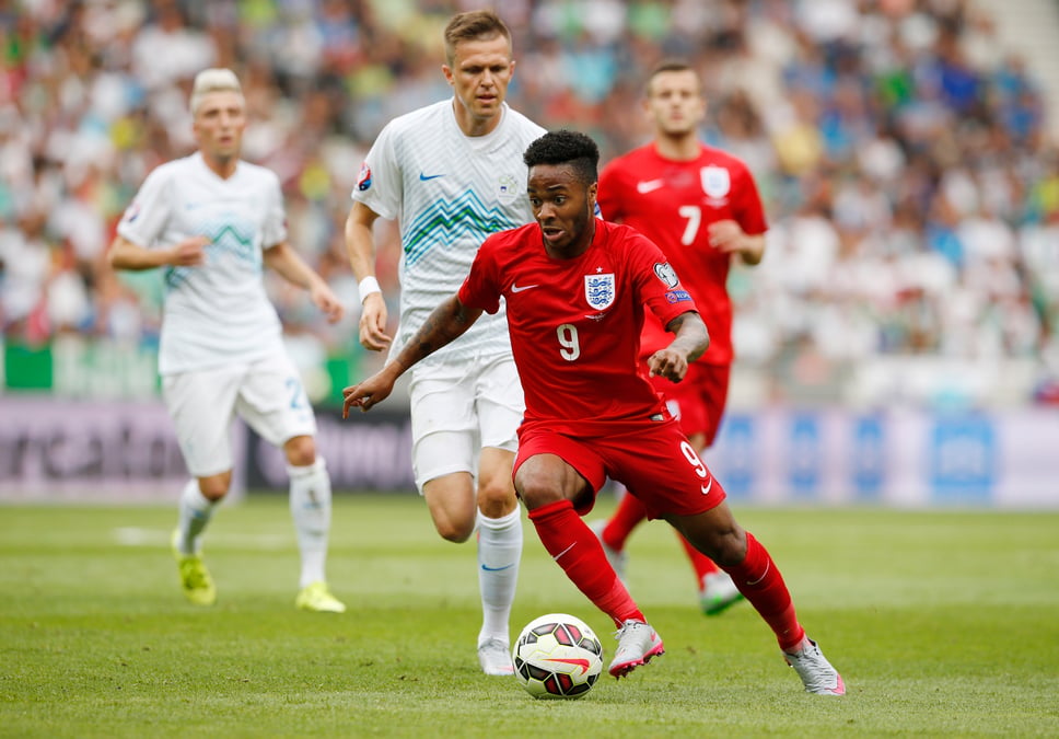 Manchester city s'offre raheem sterling