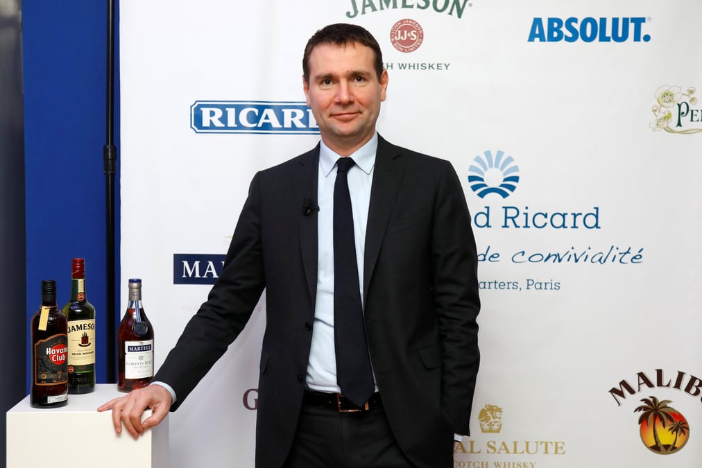 Alexandre ricard defend pernod ricard face a elliott
