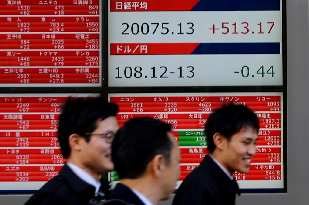 Le nikkei a tokyo finit en hausse