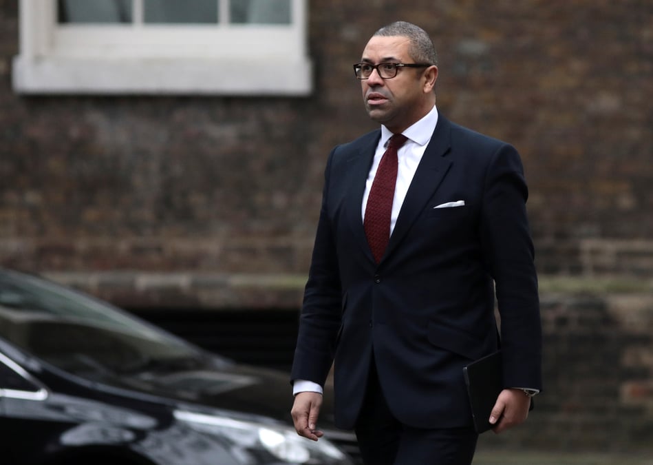 James cleverly renonce a briguer la succession de theresa may