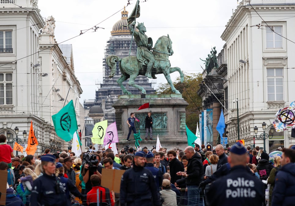 Extinction rebellion manifeste a bruxelles, pres de 300 arrestations