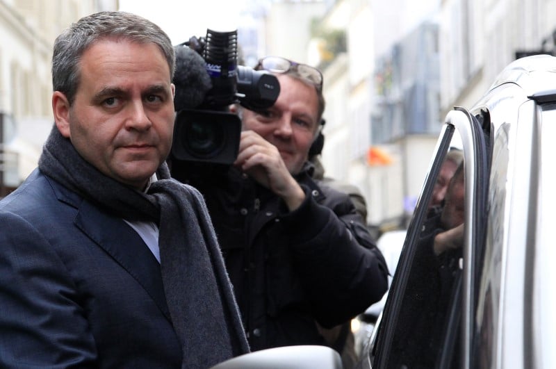 "Prenez le pouvoir ou partez", dit Xavier Bertrand à Manuel Valls