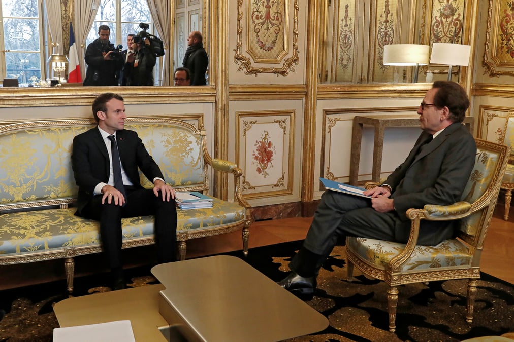 France: la decision sur un referendum "absolument pas prise", dit le gendre