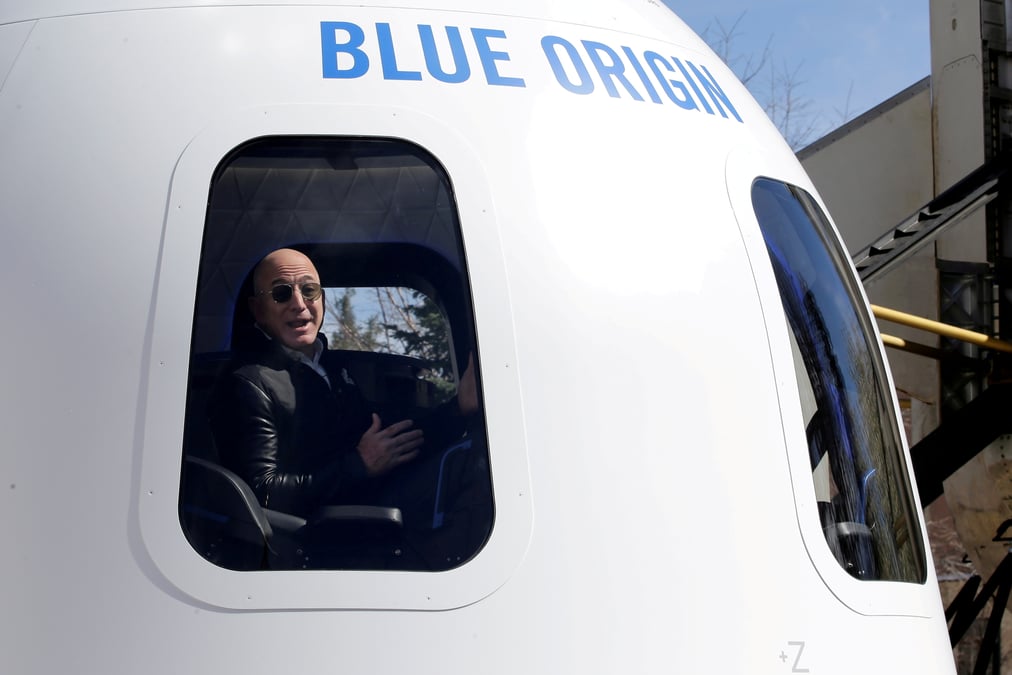 Blue origin conteste un contrat accorde par la nasa a spacex